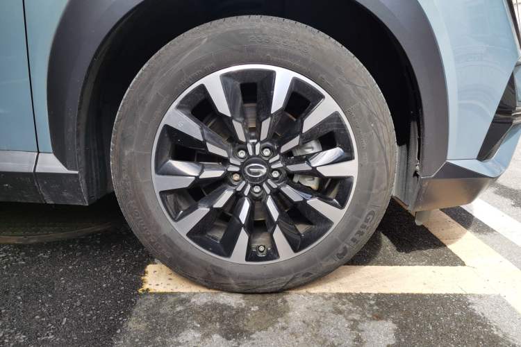 Used GAC Trumpchi EMKOO 2022 2.0 ATK TwinStar Pro Edition Right Front Wheel Hub