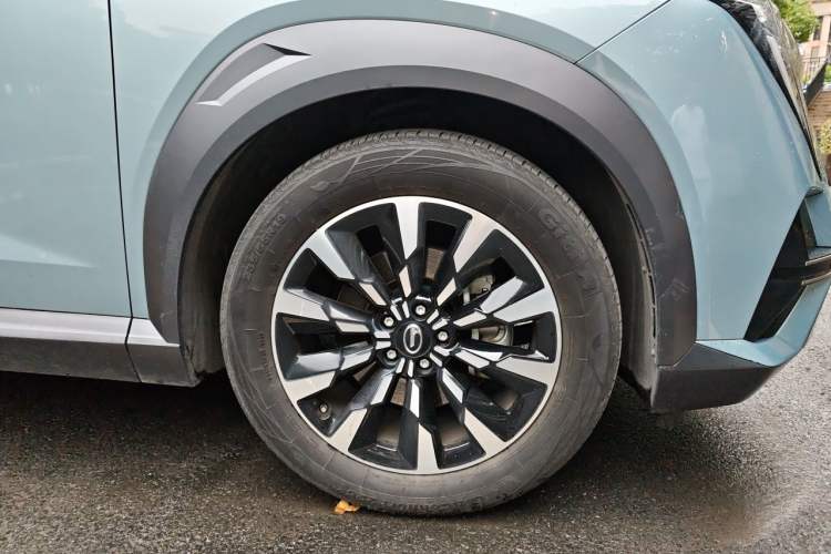 Used GAC Trumpchi EMKOO 2022 1.5T Supernova Pro Edition Right Front Wheel Hub