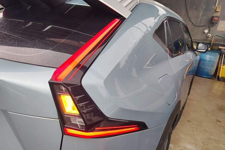 Used GAC Trumpchi EMKOO 2022 1.5T Supernova Edition Right Rear Taillight