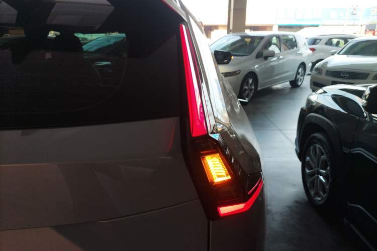 Used GAC Trumpchi EMKOO 2022 1.5T Supernova Pro Edition Right Rear Taillight