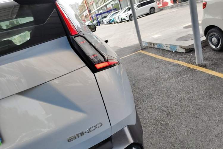 Used GAC Trumpchi EMKOO 2022 1.5T Supernova Max Edition Right Rear Taillight