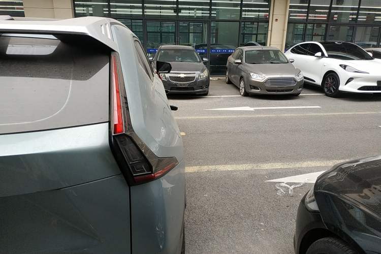 Used GAC Trumpchi EMKOO 2022 1.5T Supernova Max Edition Right Rear Taillight