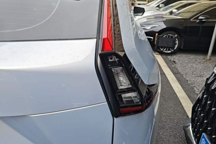 Used GAC Trumpchi EMKOO 2022 2.0 ATK TwinStar Max Edition Right Rear Taillight