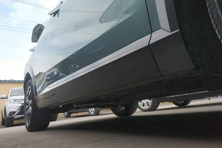 Used GAC Trumpchi EMKOO 2022 2.0 ATK TwinStar Pro Edition Right Side Sill