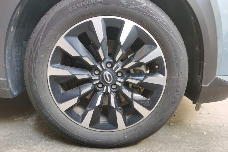 Used GAC Trumpchi EMKOO 2022 1.5T Supernova Pro Edition Right Front Wheel Hub