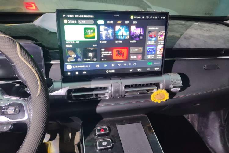 Used GAC Trumpchi EMKOO 2022 1.5T Supernova Max Edition Audio And AC Panel