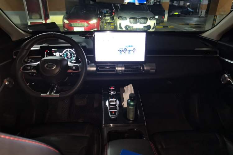 Used GAC Trumpchi EMKOO 2022 1.5T Supernova Pro Edition Center Console