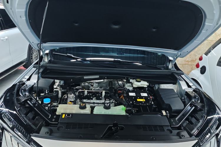 Used GAC Trumpchi EMKOO 2022 2.0 ATK TwinStar Pro Edition Engine Bay