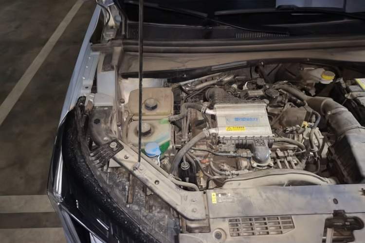Used GAC Trumpchi EMKOO 2022 1.5T Supernova Pro Edition Engine Bay Right