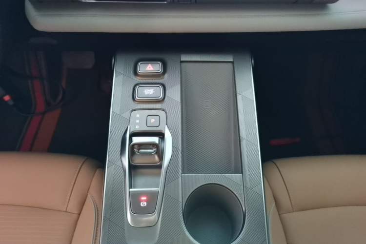 Used GAC Trumpchi EMKOO 2022 1.5T Supernova Pro Edition Gear Lever