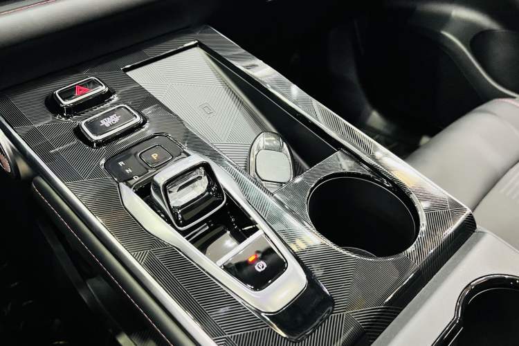 Used GAC Trumpchi EMKOO 2022 1.5T Supernova Pro Edition Gear Lever