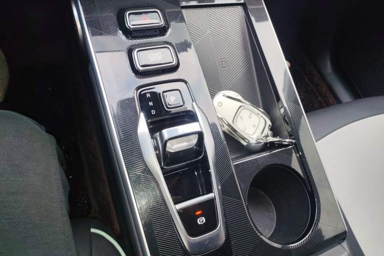 Used GAC Trumpchi EMKOO 2022 1.5T Supernova Pro Edition Gear Lever