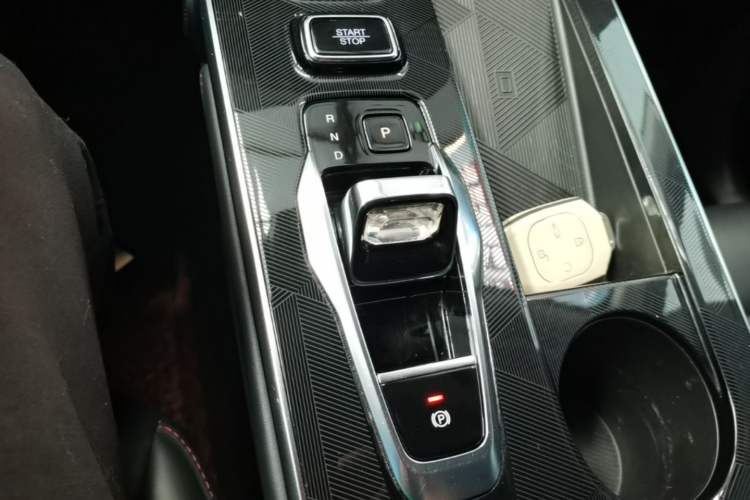 Used GAC Trumpchi EMKOO 2022 1.5T Supernova Pro Edition Gear Lever