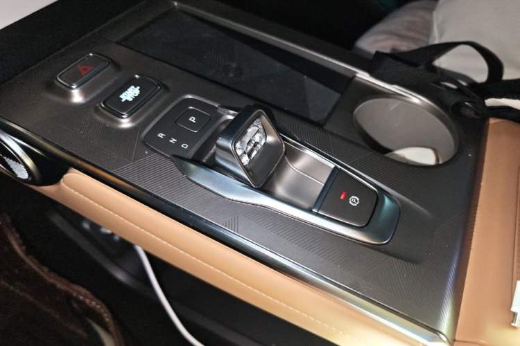 Used GAC Trumpchi EMKOO 2022 2.0 ATK TwinStar Max Edition Gear Lever
