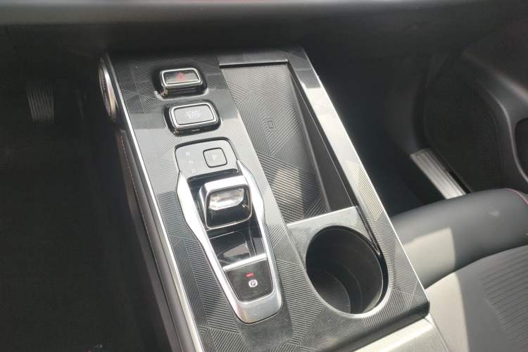 Used GAC Trumpchi EMKOO 2022 1.5T Supernova Pro Edition Gear Lever