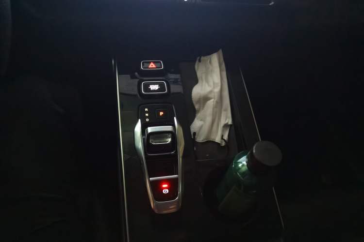 Used GAC Trumpchi EMKOO 2022 1.5T Supernova Pro Edition Gear Lever