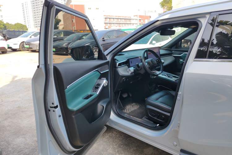 Used GAC Trumpchi EMKOO 2022 2.0 ATK TwinStar Max Edition Interior 3