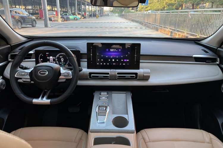 Used GAC Trumpchi EMKOO 2022 2.0 ATK Gemini Edition Interior 4