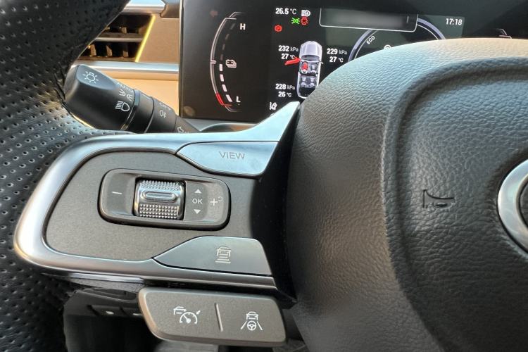 Used GAC Trumpchi EMKOO 2022 2.0 ATK Gemini Edition Interior 7