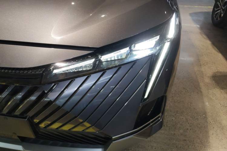 Used GAC Trumpchi EMKOO 2022 1.5T Supernova Pro Edition Left Front Headlight