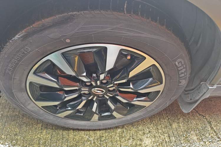 Used GAC Trumpchi EMKOO 2022 2.0 ATK TwinStar Pro Edition Left Front Wheel Hub