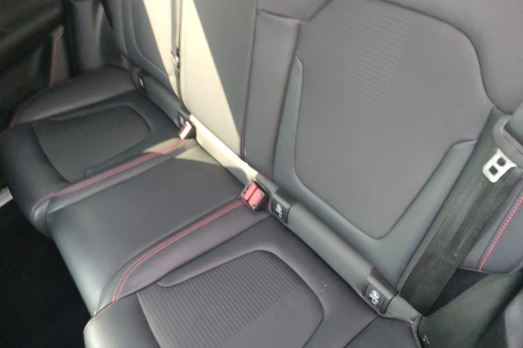 Used GAC Trumpchi EMKOO 2022 1.5T Supernova Pro Edition Left Rear Seat