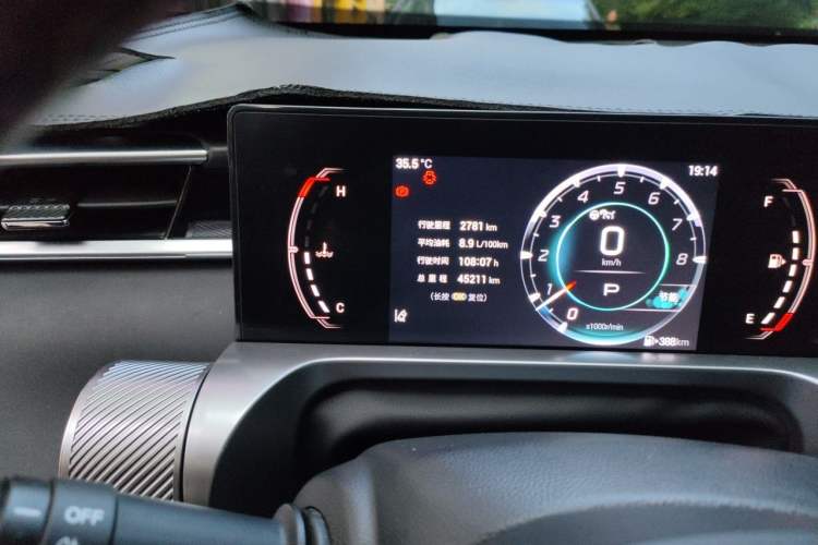 Used GAC Trumpchi EMKOO 2022 1.5T Supernova Pro Edition Odometer Close Up