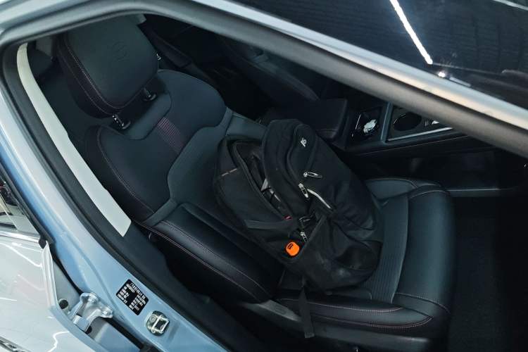Used GAC Trumpchi EMKOO 2022 2.0 ATK TwinStar Pro Edition Right Front Seat