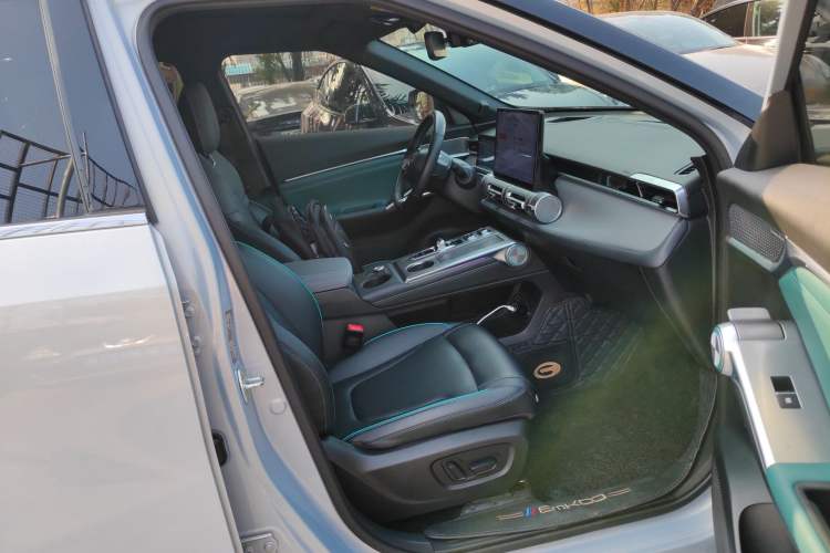 Used GAC Trumpchi EMKOO 2022 2.0 ATK TwinStar Max Edition Right Front Seat