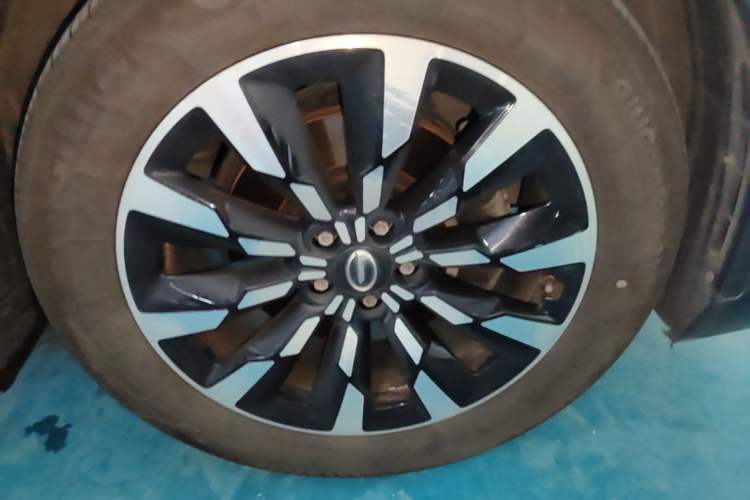 Used GAC Trumpchi EMKOO 2022 1.5T Supernova Pro Edition Right Front Wheel Hub