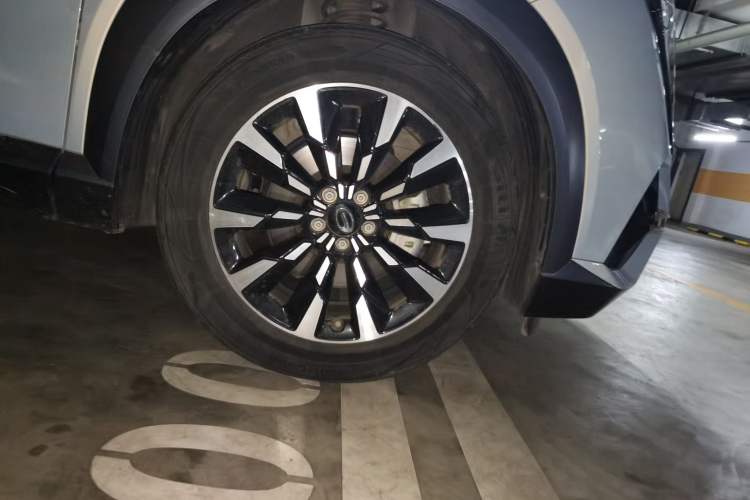 Used GAC Trumpchi EMKOO 2022 1.5T Supernova Pro Edition Right Front Wheel Hub
