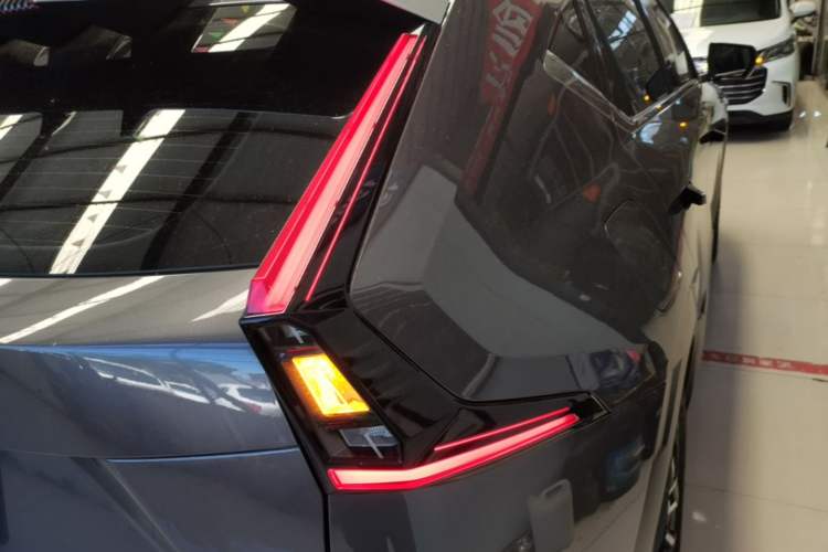 Used GAC Trumpchi EMKOO 2022 1.5T Supernova Pro Edition Right Rear Taillight