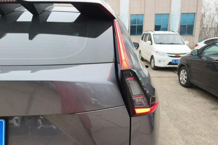 Used GAC Trumpchi EMKOO 2022 1.5T Supernova Pro Edition Right Rear Taillight