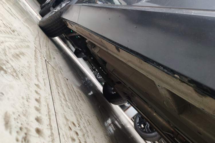 Used GAC Trumpchi EMKOO 2022 1.5T Supernova Pro Edition Right Side Sill