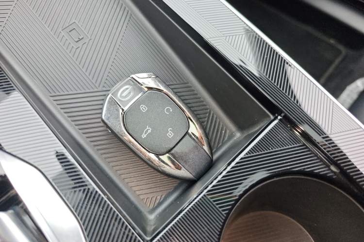Used GAC Trumpchi EMKOO 2022 2.0 ATK Gemini Edition Vehicle Key