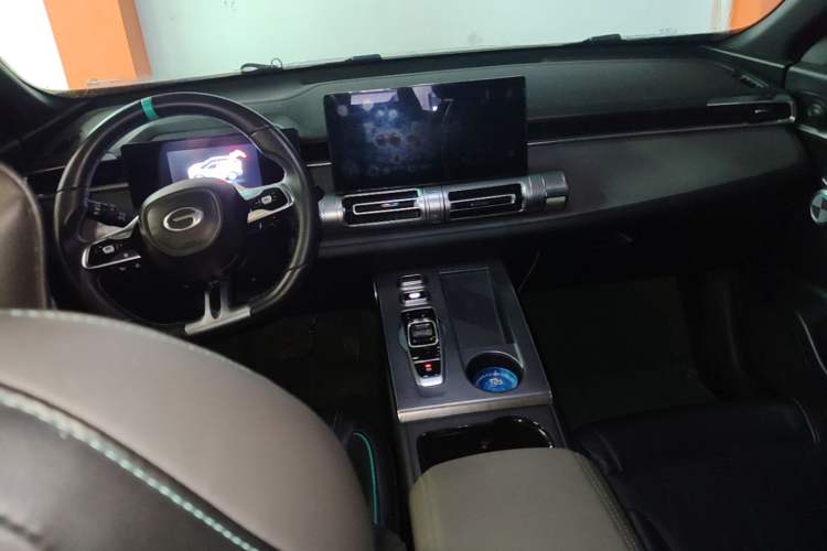 Used GAC Trumpchi EMKOO 2022 1.5T Supernova Edition Center Console
