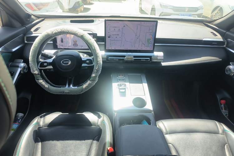 Used GAC Trumpchi EMKOO 2022 1.5T Supernova Max Edition Center Console