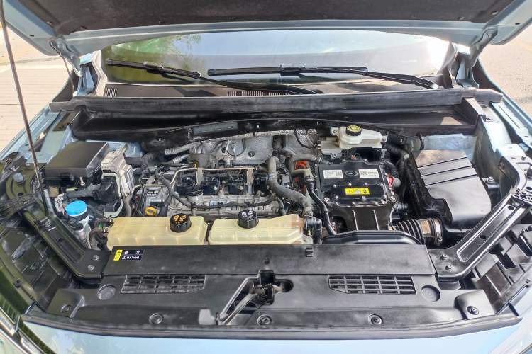 Used GAC Trumpchi EMKOO 2022 2.0 ATK TwinStar Pro Edition Engine Bay