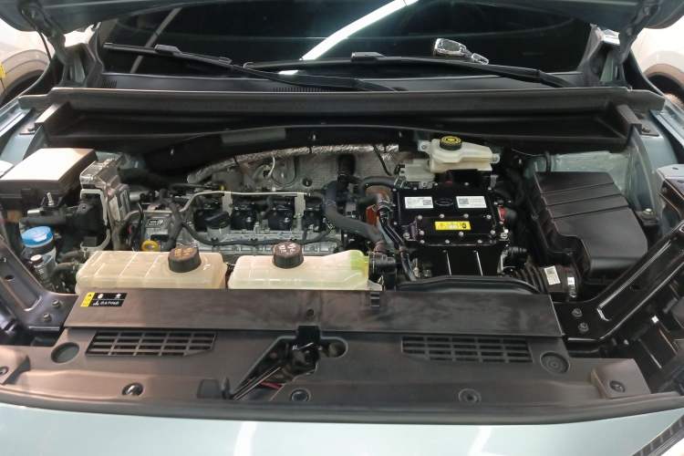 Used GAC Trumpchi EMKOO 2022 2.0 ATK TwinStar Pro Edition Engine Bay