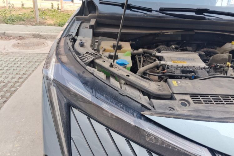 Used GAC Trumpchi EMKOO 2022 1.5T Supernova Pro Edition Engine Bay Right