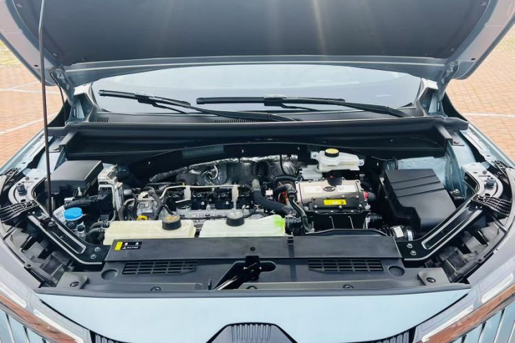 Used GAC Trumpchi EMKOO 2022 2.0 ATK TwinStar Pro Edition Engine Bay