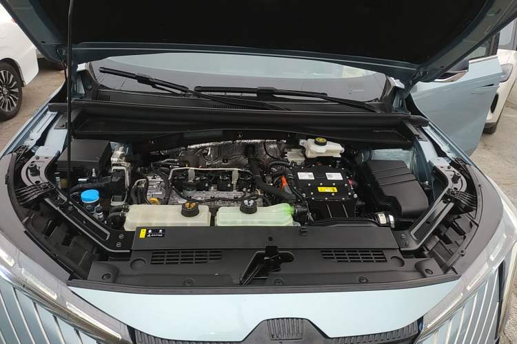 Used GAC Trumpchi EMKOO 2022 2.0 ATK TwinStar Pro Edition Engine Bay