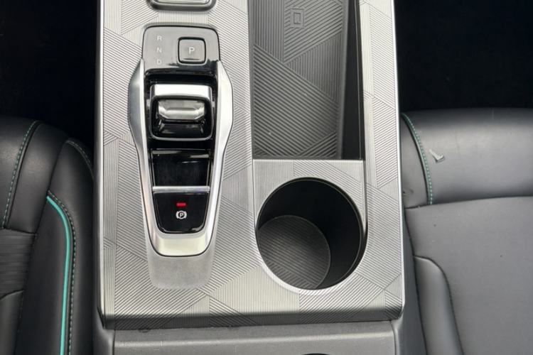 Used GAC Trumpchi EMKOO 2022 2.0 ATK TwinStar Pro Edition Gear Lever