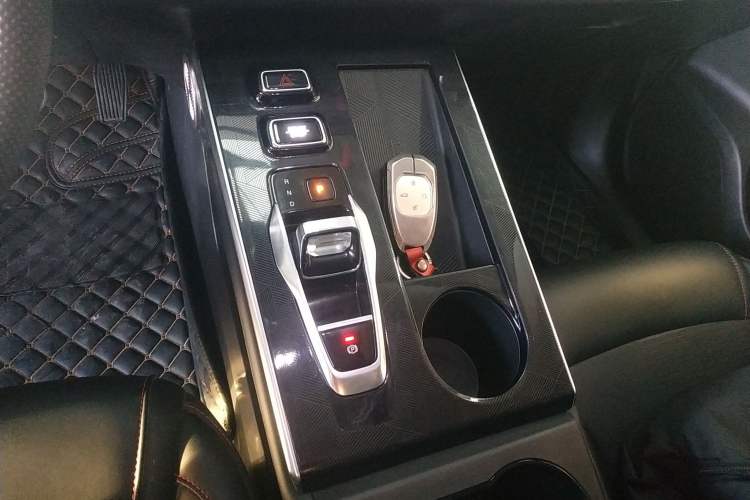 Used GAC Trumpchi EMKOO 2022 1.5T Supernova Pro Edition Gear Lever