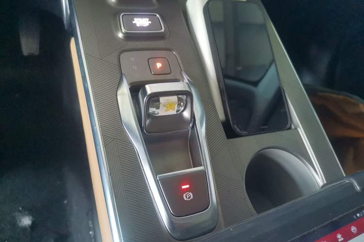 Used GAC Trumpchi EMKOO 2022 1.5T Supernova Pro Edition Gear Lever