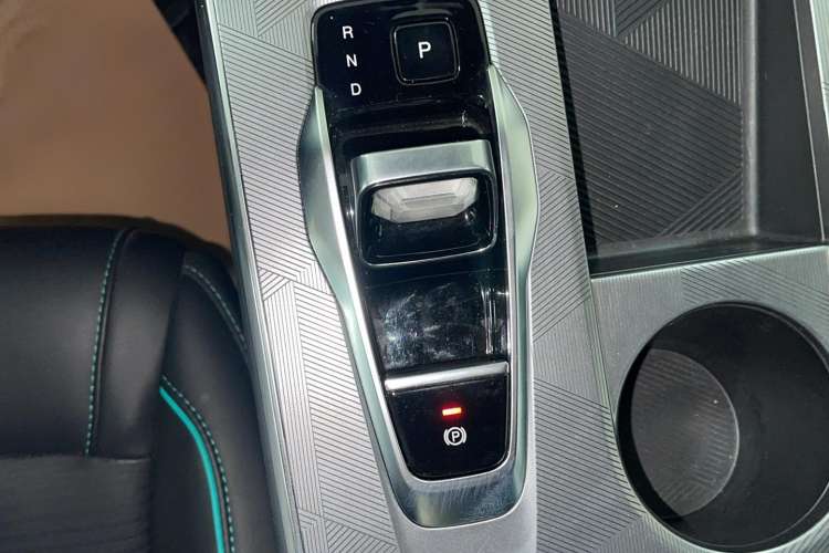 Used GAC Trumpchi EMKOO 2022 2.0 ATK TwinStar Pro Edition Gear Lever