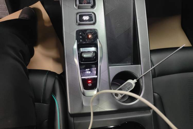 Used GAC Trumpchi EMKOO 2022 2.0 ATK TwinStar Pro Edition Gear Lever