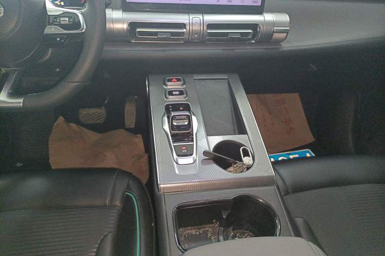 Used GAC Trumpchi EMKOO 2022 1.5T Supernova Pro Edition Gear Lever