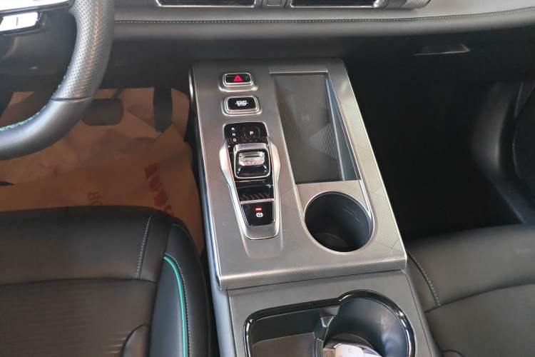 Used GAC Trumpchi EMKOO 2022 2.0 ATK TwinStar Pro Edition Gear Lever