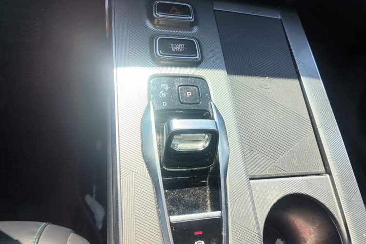 Used GAC Trumpchi EMKOO 2022 1.5T Supernova Max Edition Gear Lever